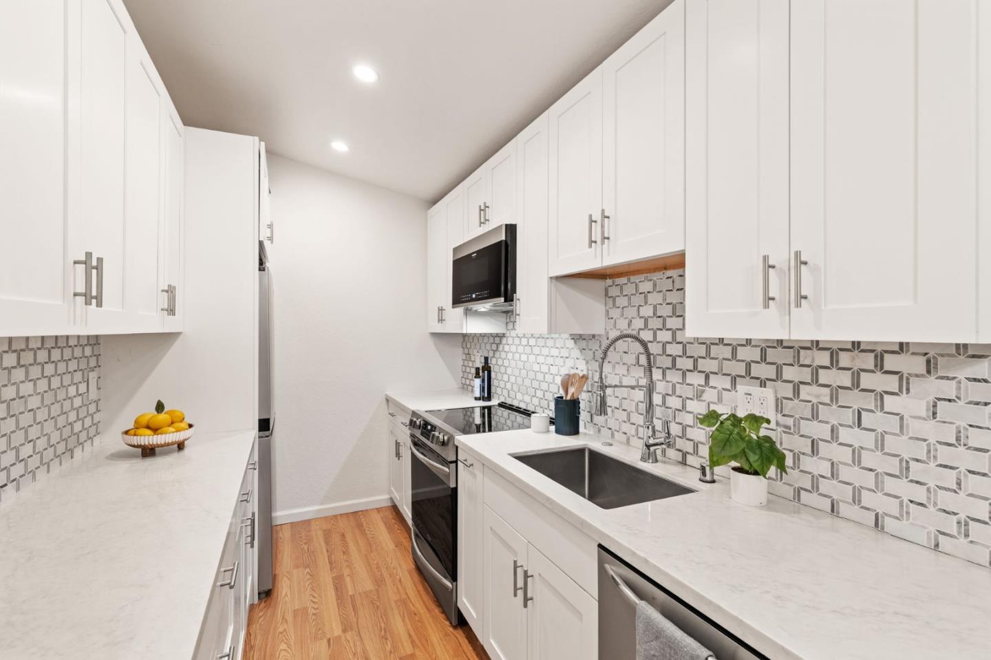 Detail Gallery Image 7 of 27 For 58 Laurie Meadows Dr #3,  San Mateo,  CA 94403 - 2 Beds | 2 Baths