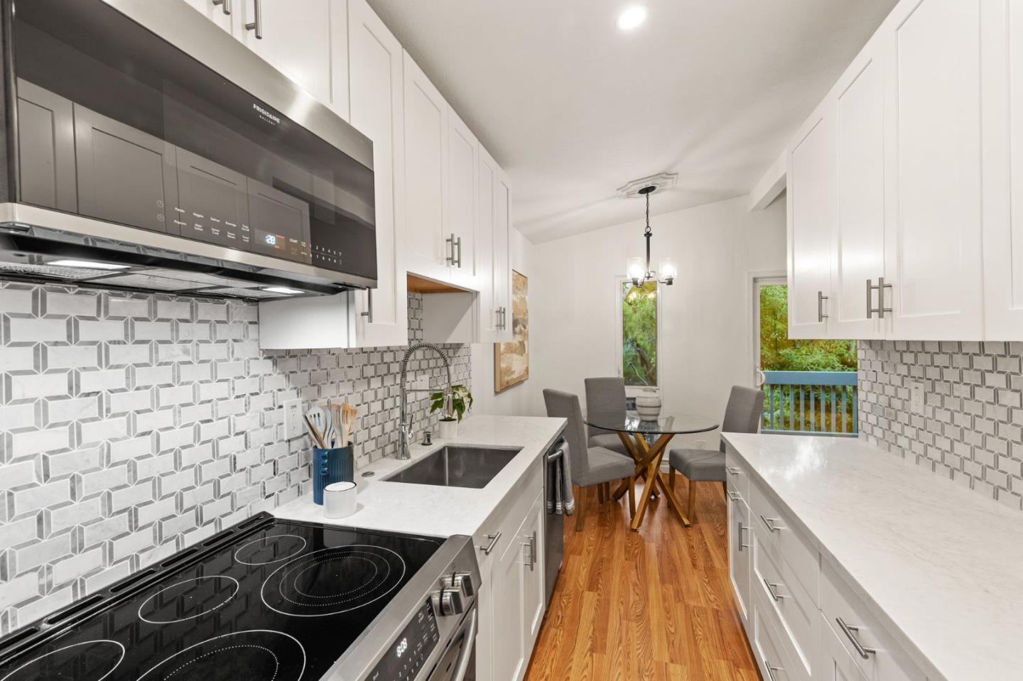 Detail Gallery Image 9 of 27 For 58 Laurie Meadows Dr #3,  San Mateo,  CA 94403 - 2 Beds | 2 Baths