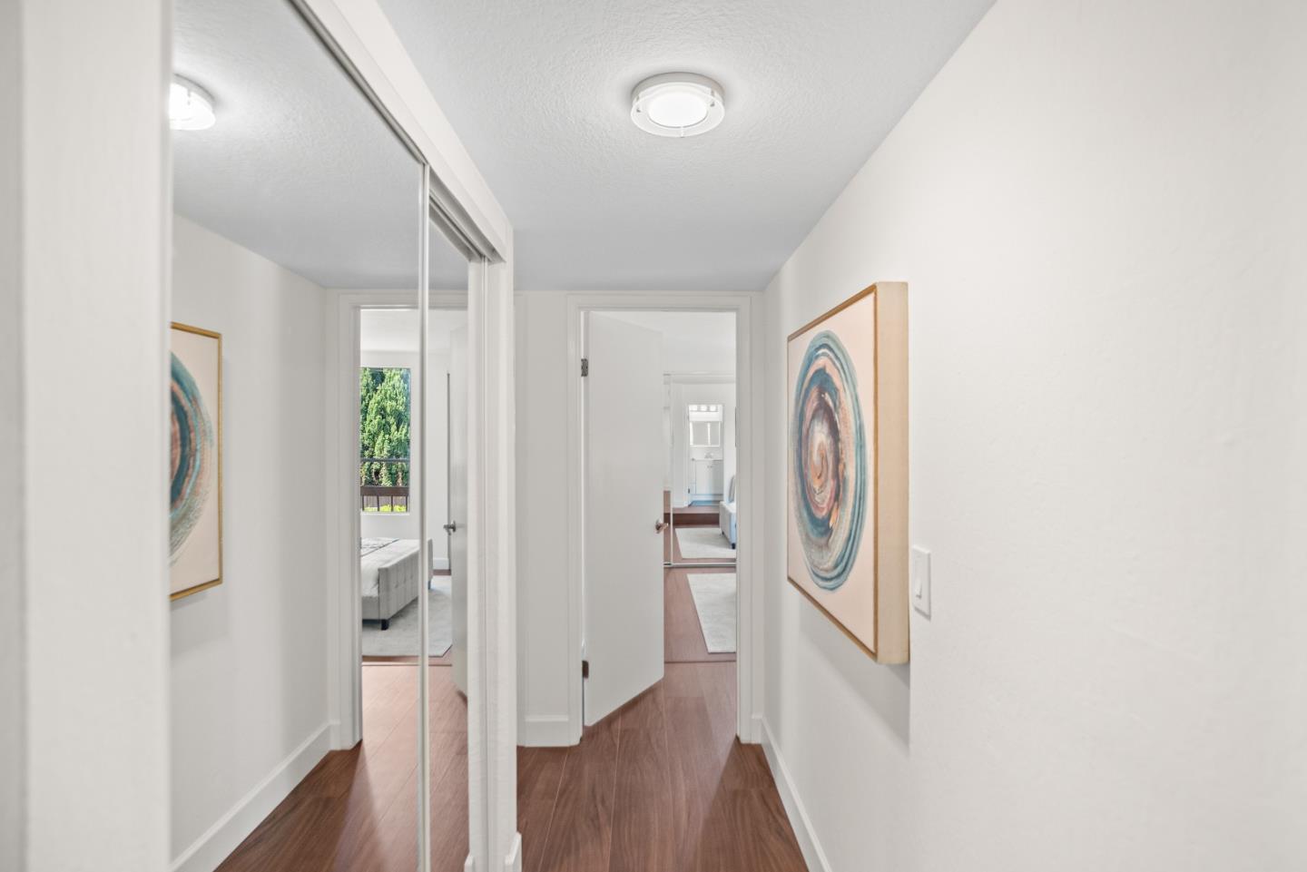 Detail Gallery Image 16 of 32 For 512 S Cascade Ter, Sunnyvale,  CA 94087 - 3 Beds | 2/1 Baths