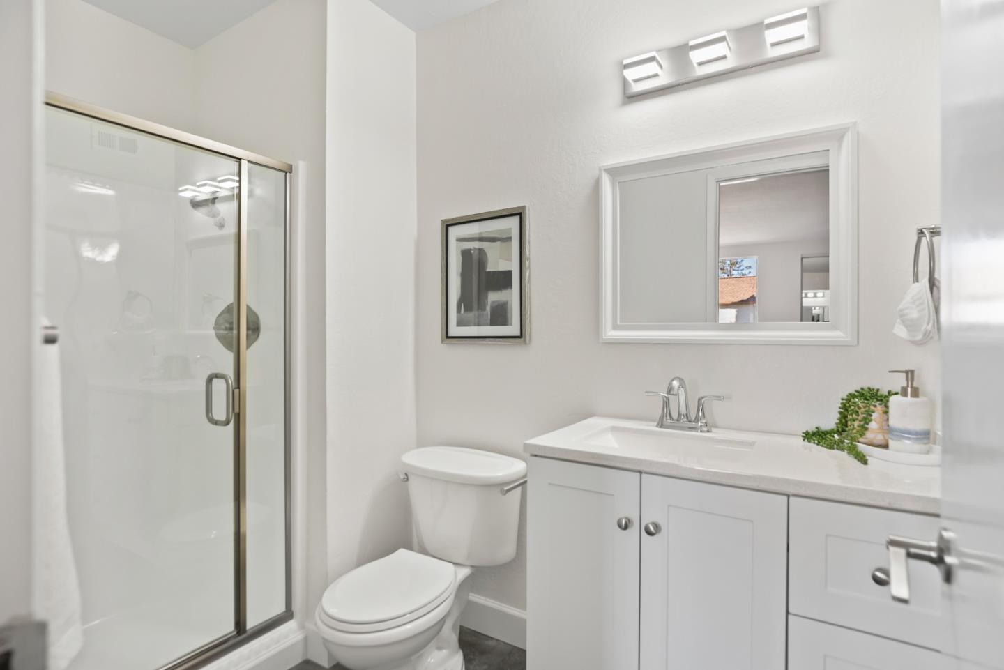 Detail Gallery Image 20 of 32 For 512 S Cascade Ter, Sunnyvale,  CA 94087 - 3 Beds | 2/1 Baths