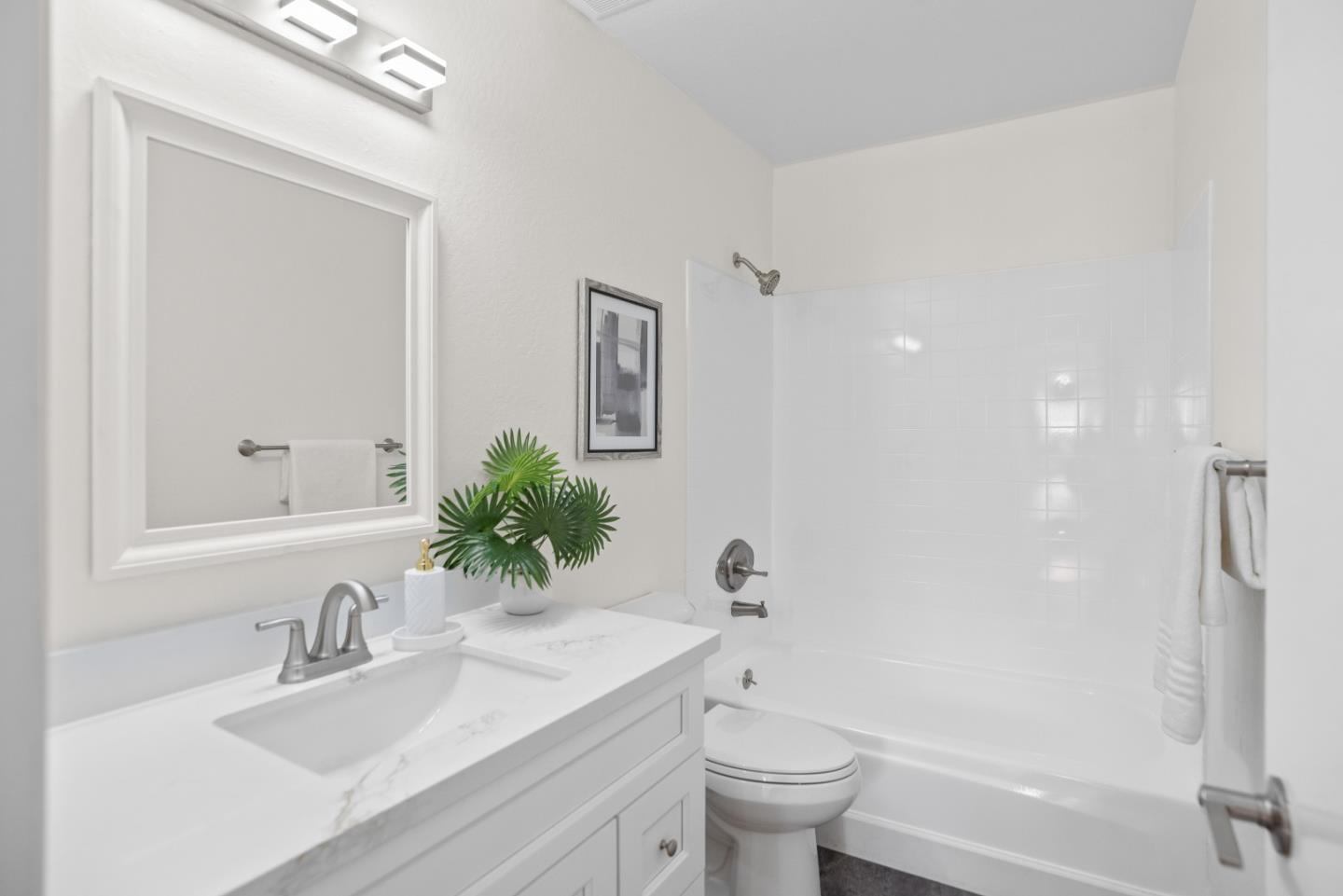 Detail Gallery Image 23 of 32 For 512 S Cascade Ter, Sunnyvale,  CA 94087 - 3 Beds | 2/1 Baths