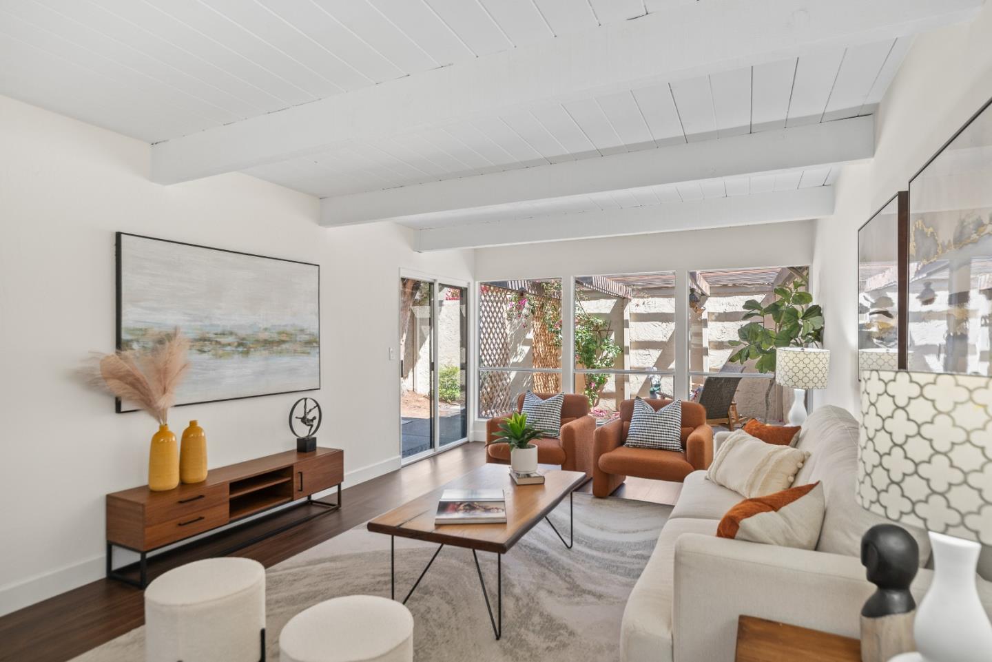 Detail Gallery Image 3 of 32 For 512 S Cascade Ter, Sunnyvale,  CA 94087 - 3 Beds | 2/1 Baths