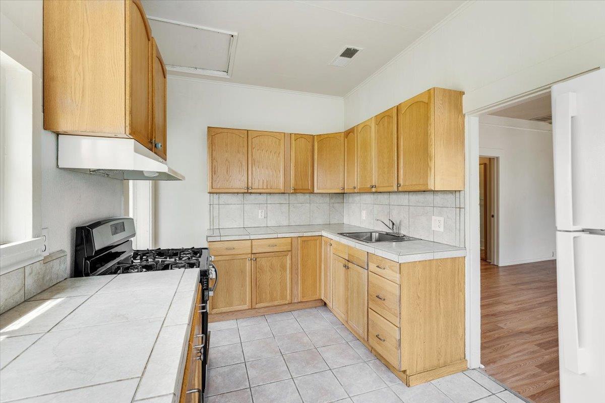 Detail Gallery Image 20 of 32 For 412- 412.5 Broadway, Santa Cruz,  CA 95060 - – Beds | – Baths