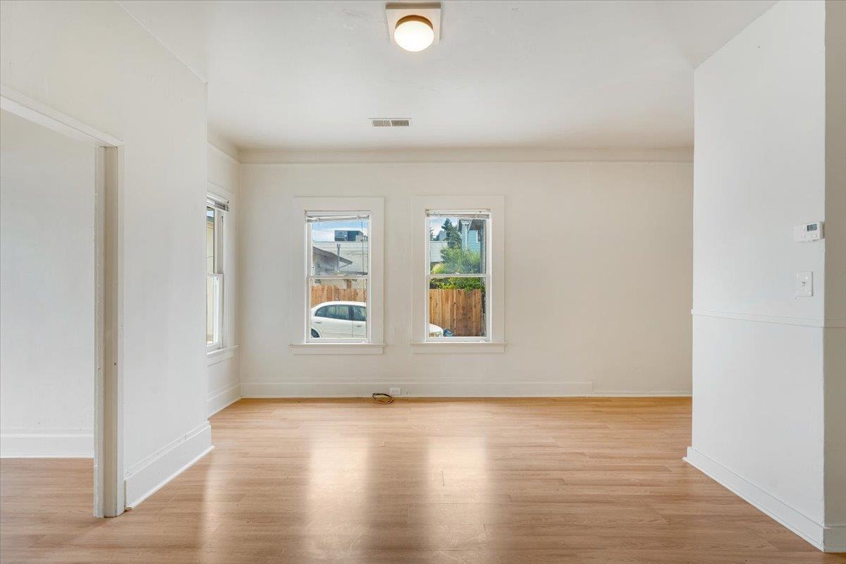 Detail Gallery Image 8 of 32 For 412- 412.5 Broadway, Santa Cruz,  CA 95060 - – Beds | – Baths