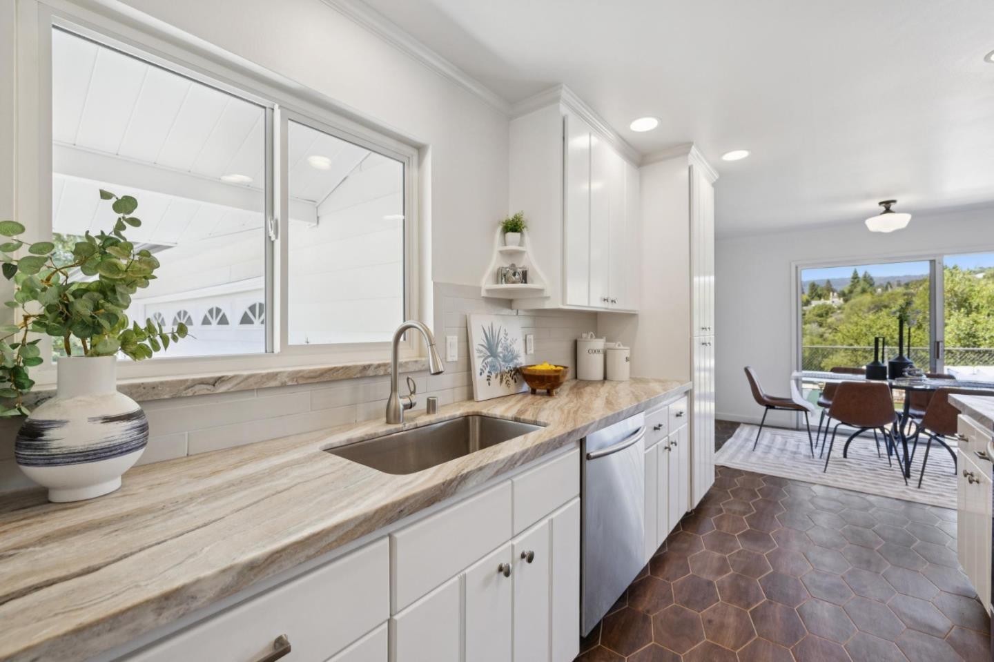Detail Gallery Image 14 of 42 For 3902 Bret Harte Dr, Redwood City,  CA 94061 - 3 Beds | 2 Baths