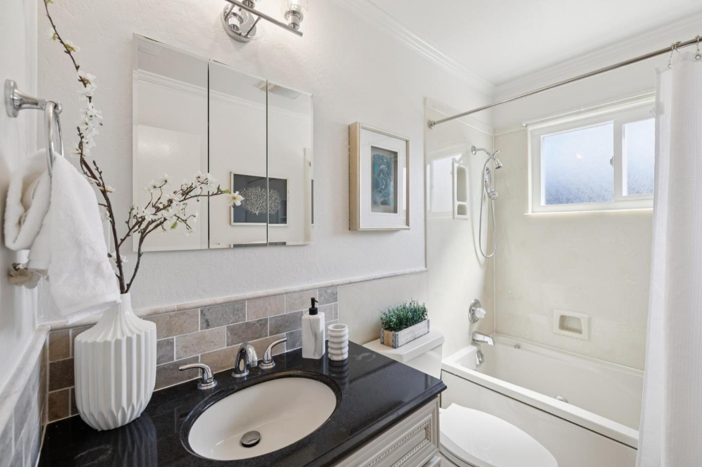 Detail Gallery Image 20 of 42 For 3902 Bret Harte Dr, Redwood City,  CA 94061 - 3 Beds | 2 Baths