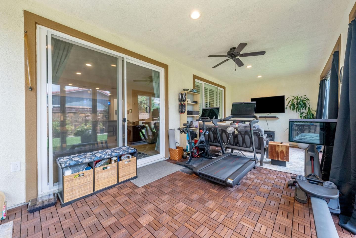Detail Gallery Image 15 of 59 For 270 Vista View Ln, Hollister,  CA 95023 - 4 Beds | 3 Baths
