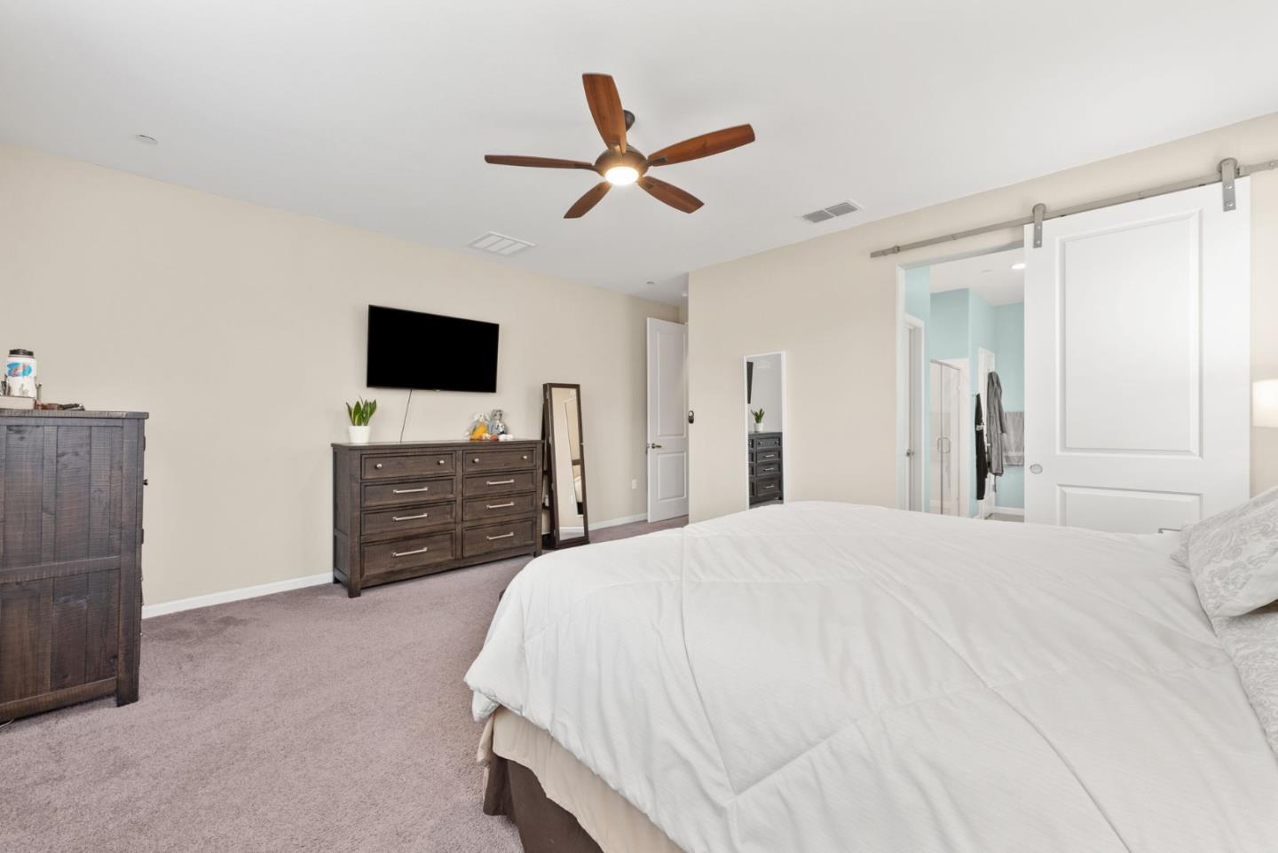 Detail Gallery Image 18 of 59 For 270 Vista View Ln, Hollister,  CA 95023 - 4 Beds | 3 Baths
