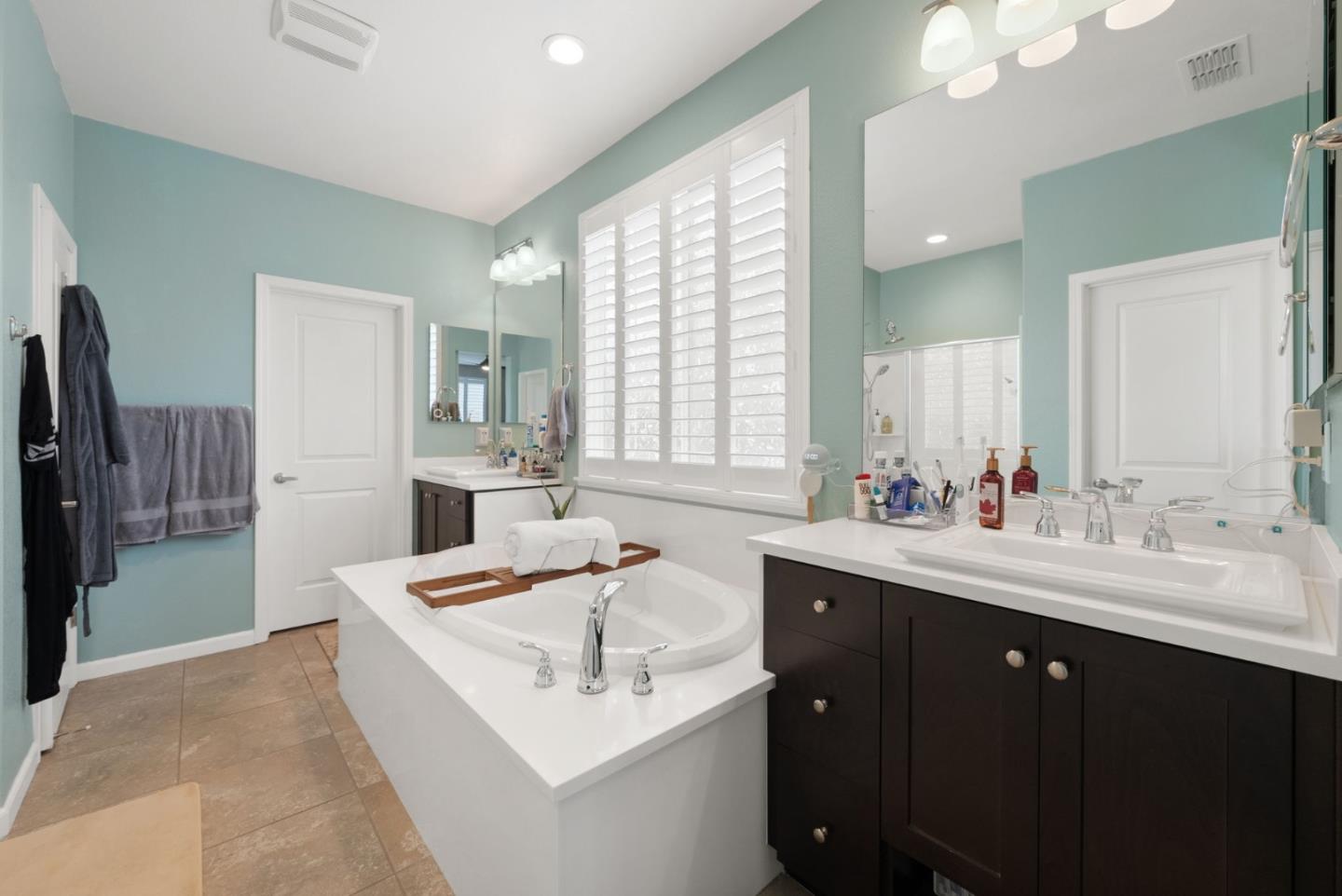 Detail Gallery Image 20 of 59 For 270 Vista View Ln, Hollister,  CA 95023 - 4 Beds | 3 Baths
