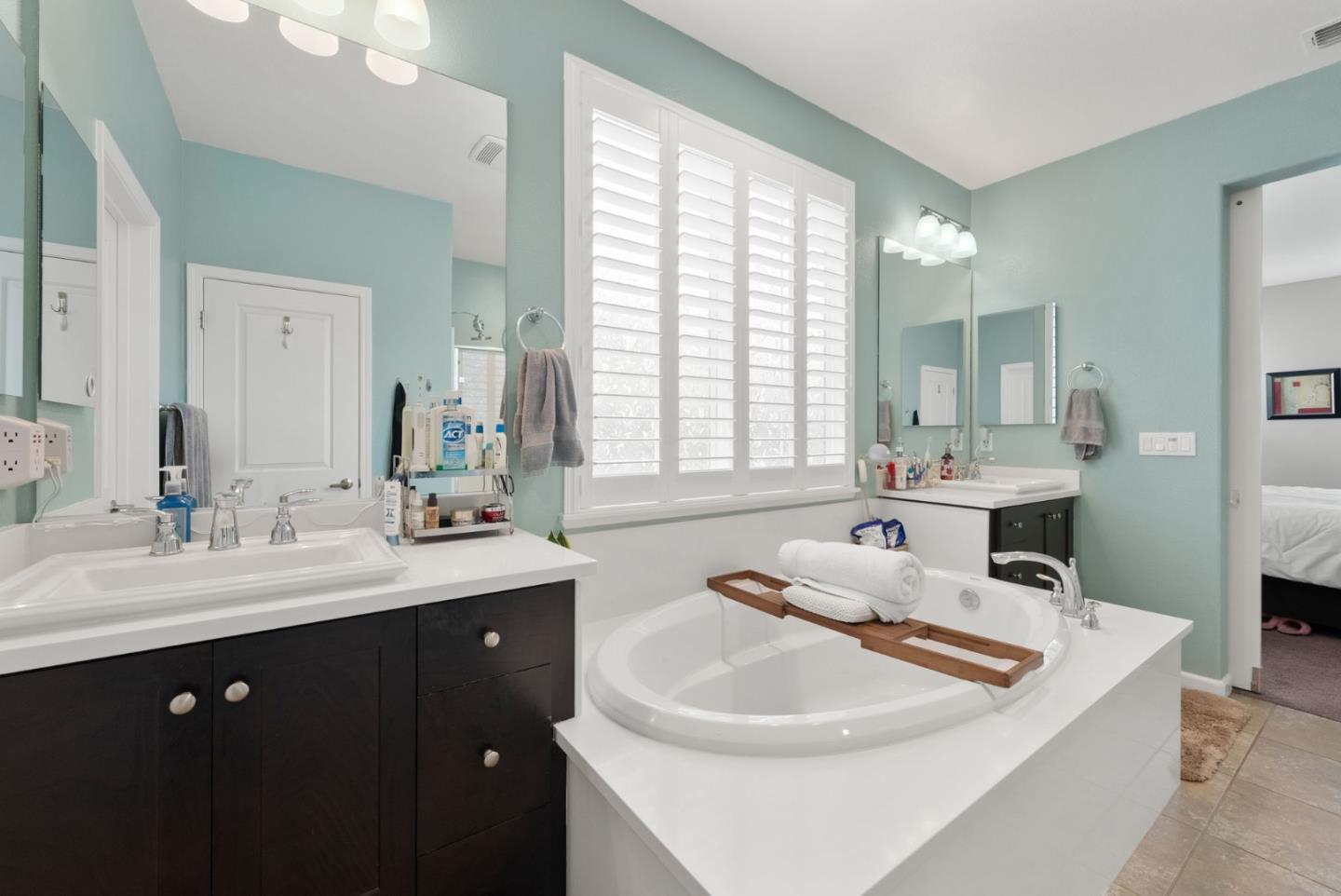 Detail Gallery Image 21 of 59 For 270 Vista View Ln, Hollister,  CA 95023 - 4 Beds | 3 Baths