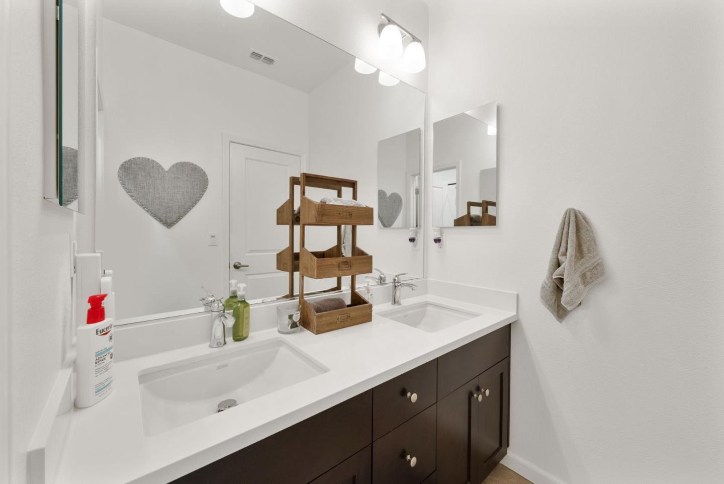 Detail Gallery Image 36 of 59 For 270 Vista View Ln, Hollister,  CA 95023 - 4 Beds | 3 Baths