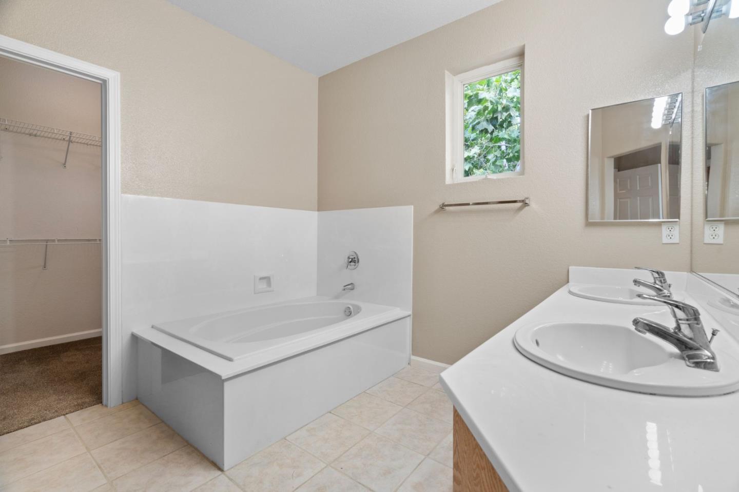 Detail Gallery Image 29 of 43 For 505 Tower Hill Ave #611,  San Jose,  CA 95136 - 3 Beds | 3 Baths