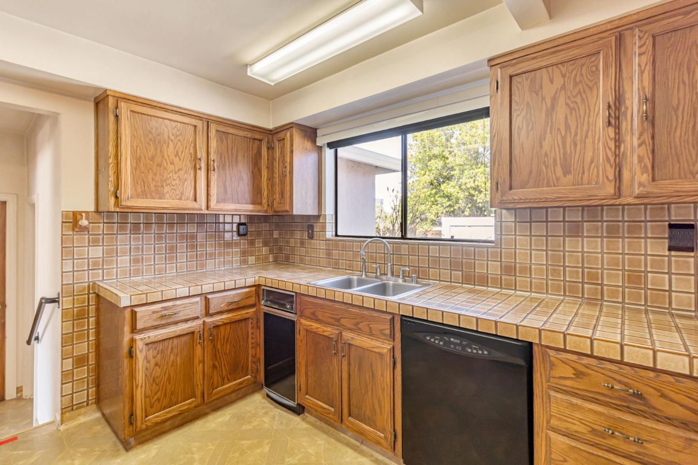 Detail Gallery Image 11 of 46 For 2643 Garfield St, San Mateo,  CA 94403 - – Beds | – Baths