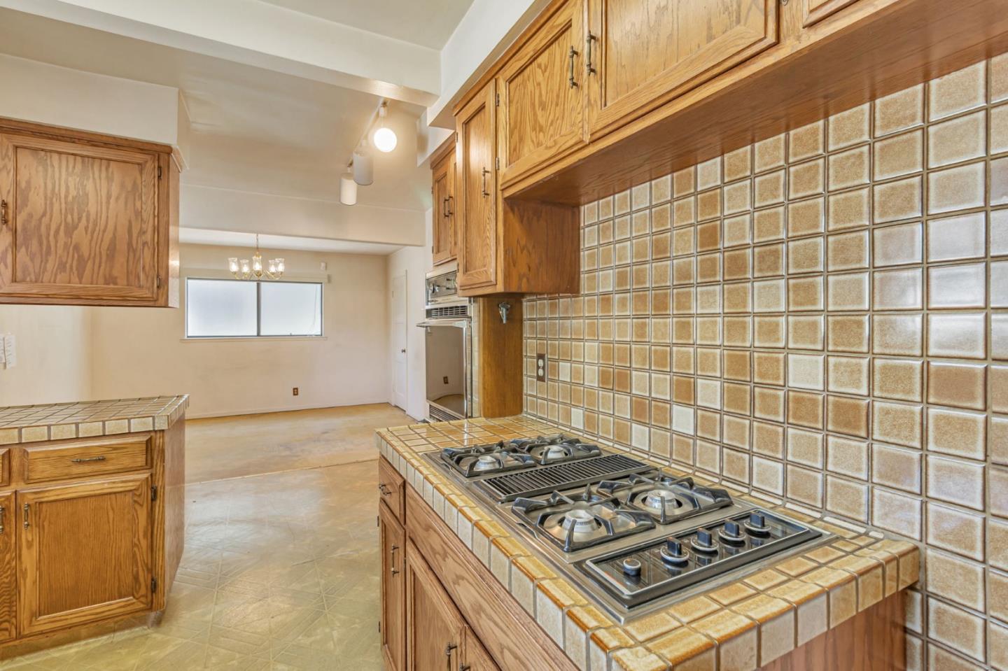 Detail Gallery Image 12 of 46 For 2643 Garfield St, San Mateo,  CA 94403 - – Beds | – Baths