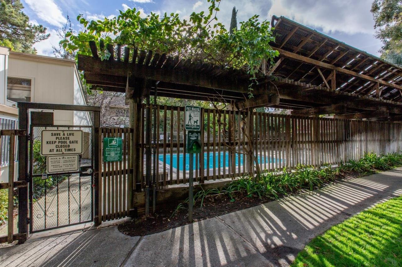 Detail Gallery Image 12 of 19 For 986 Kiely Blvd #D,  Santa Clara,  CA 95051 - 2 Beds | 1 Baths