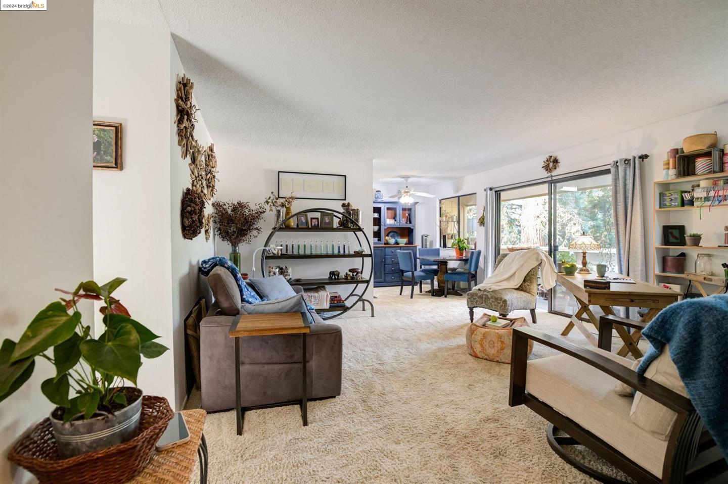 Detail Gallery Image 4 of 19 For 986 Kiely Blvd #D,  Santa Clara,  CA 95051 - 2 Beds | 1 Baths