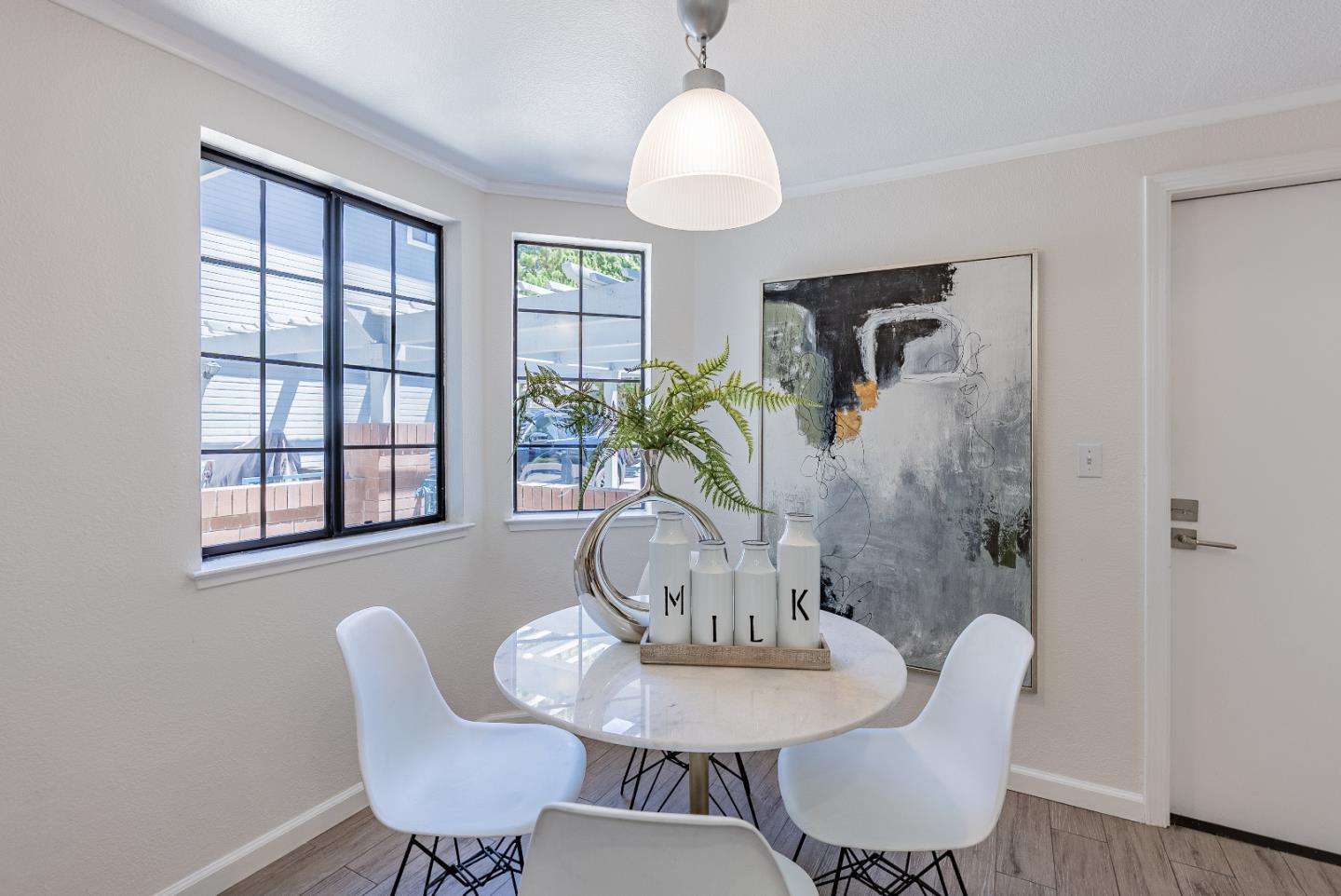 Detail Gallery Image 11 of 25 For 425 Mountain Laurel Ct, Mountain View,  CA 94043 - 2 Beds | 2/1 Baths
