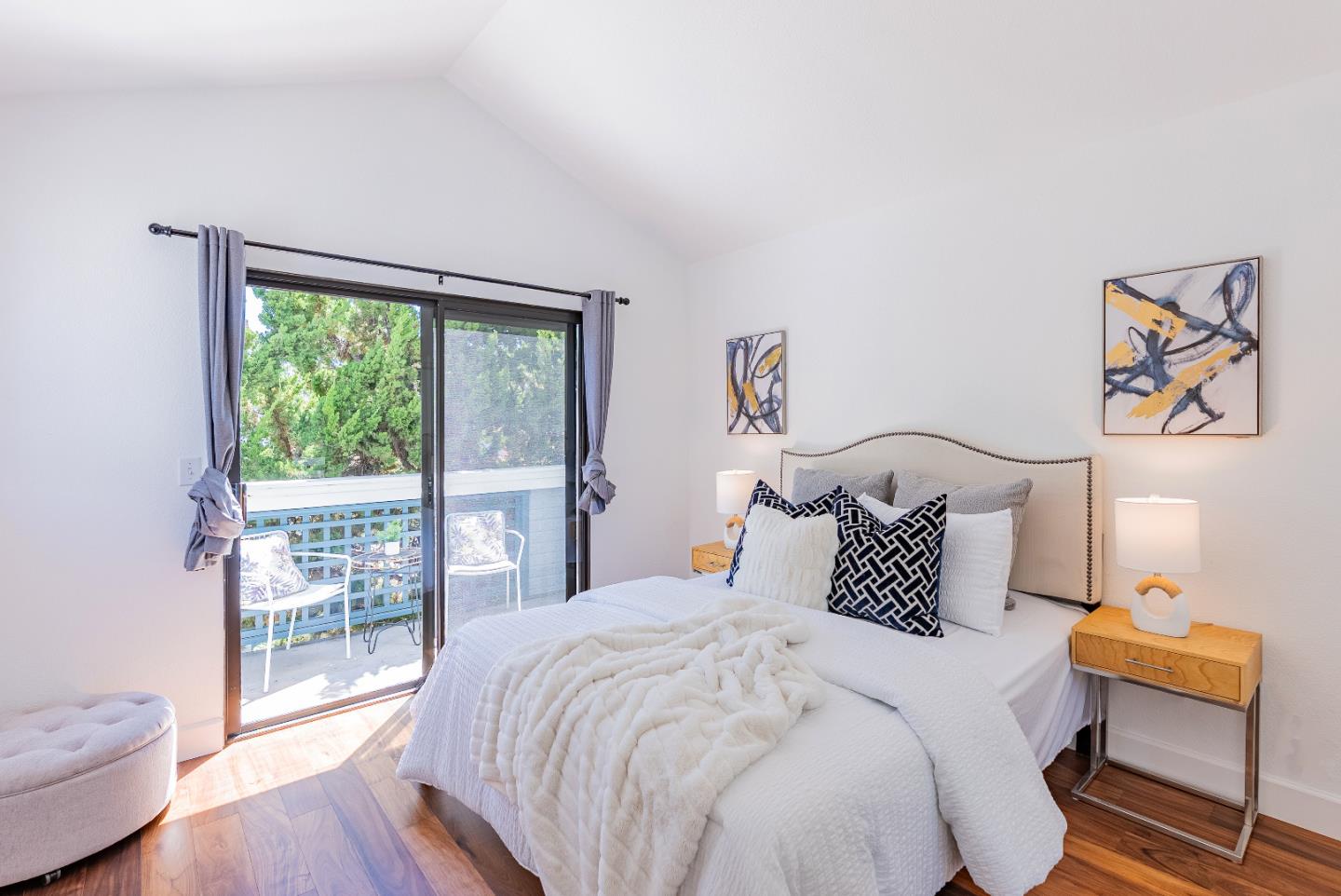 Detail Gallery Image 21 of 25 For 425 Mountain Laurel Ct, Mountain View,  CA 94043 - 2 Beds | 2/1 Baths