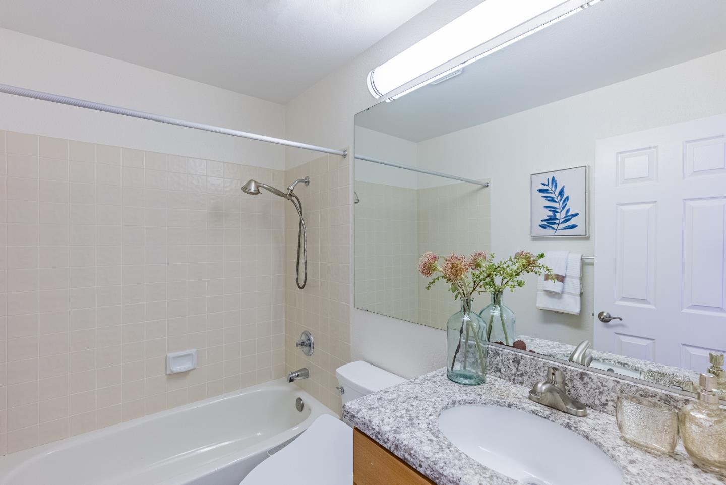 Detail Gallery Image 23 of 25 For 425 Mountain Laurel Ct, Mountain View,  CA 94043 - 2 Beds | 2/1 Baths