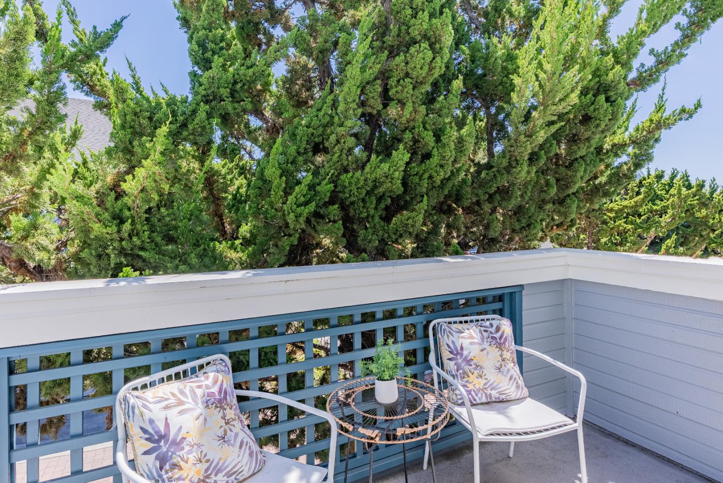 Detail Gallery Image 24 of 25 For 425 Mountain Laurel Ct, Mountain View,  CA 94043 - 2 Beds | 2/1 Baths