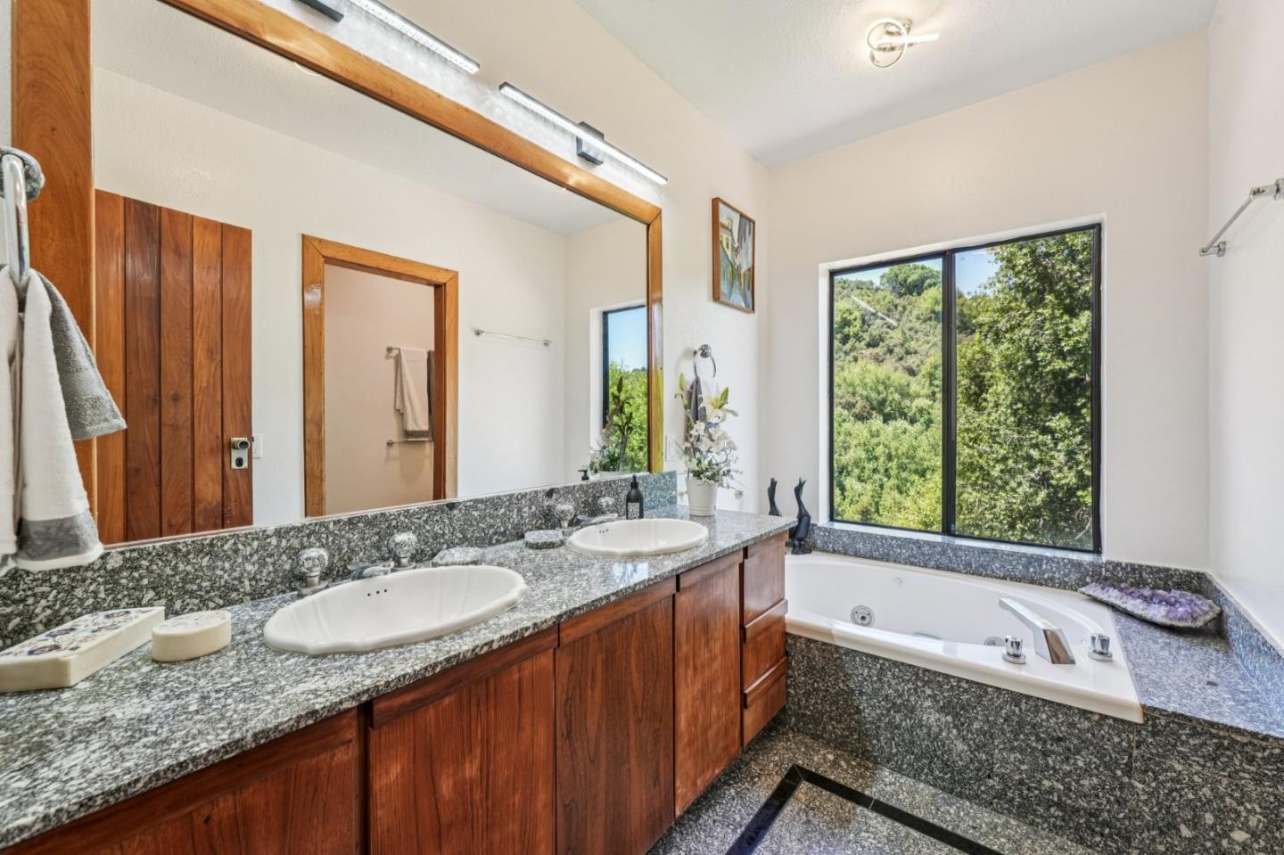 Detail Gallery Image 26 of 68 For 16012 Flintlock Rd, Cupertino,  CA 95014 - 7 Beds | 6/1 Baths