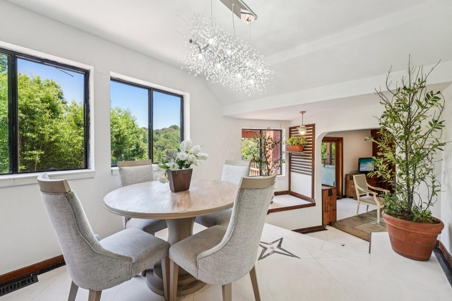 Detail Gallery Image 38 of 68 For 16012 Flintlock Rd, Cupertino,  CA 95014 - 7 Beds | 6/1 Baths