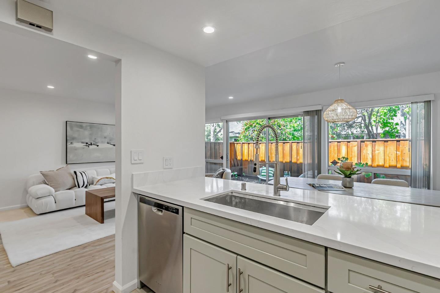 Detail Gallery Image 10 of 65 For 10871 Northforde Dr, Cupertino,  CA 95014 - 3 Beds | 2 Baths