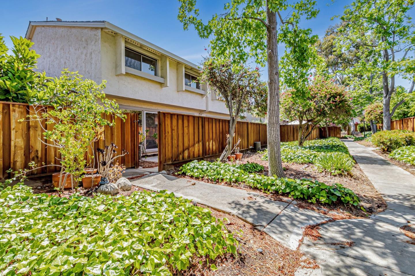 Detail Gallery Image 49 of 65 For 10871 Northforde Dr, Cupertino,  CA 95014 - 3 Beds | 2 Baths