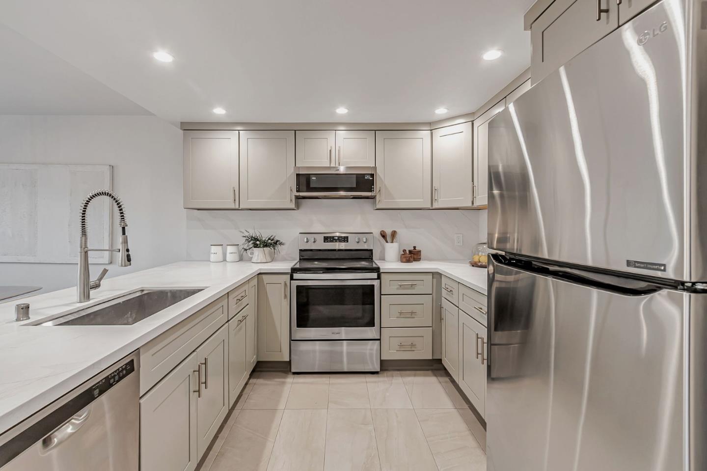 Detail Gallery Image 7 of 65 For 10871 Northforde Dr, Cupertino,  CA 95014 - 3 Beds | 2 Baths