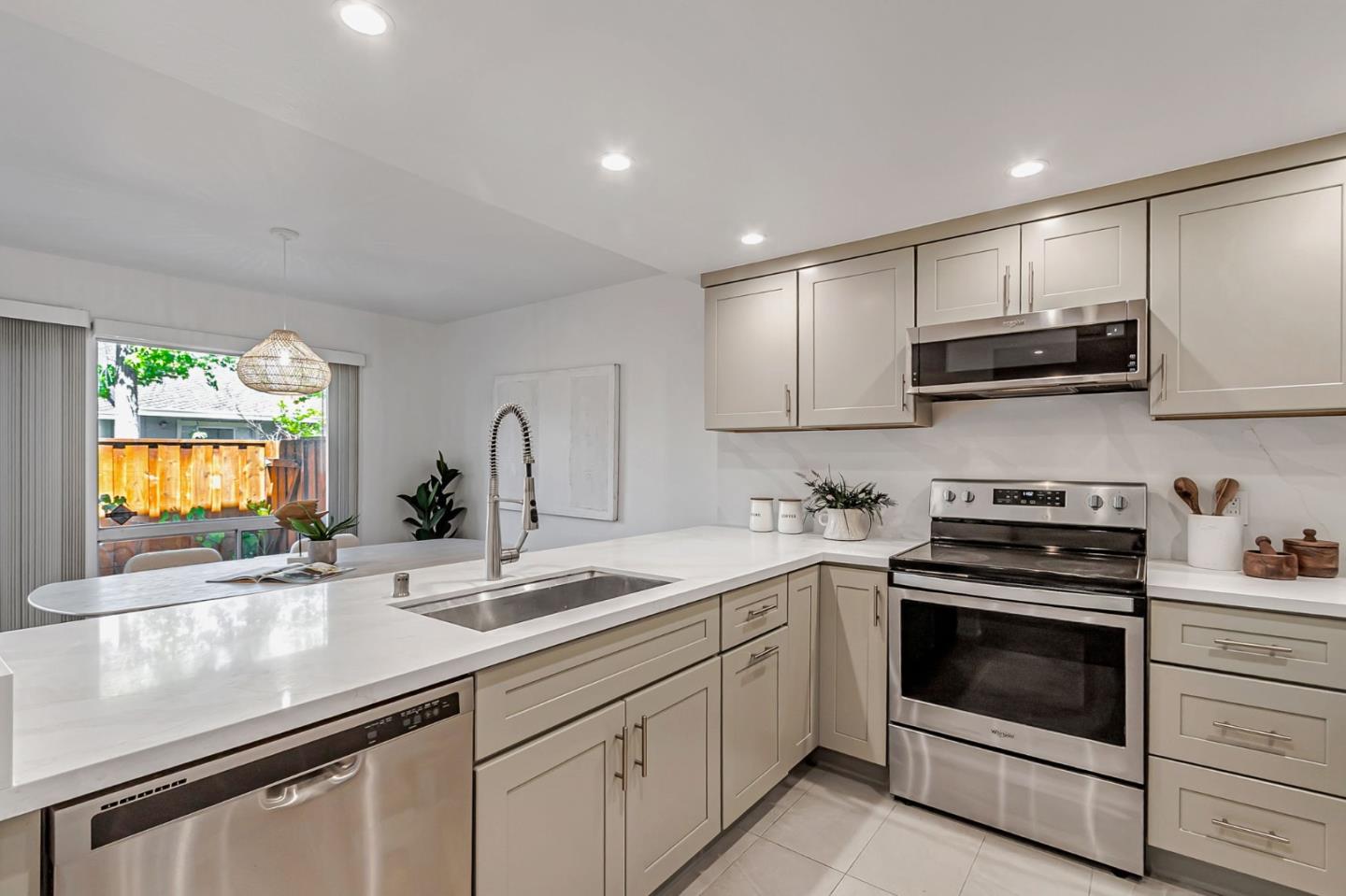 Detail Gallery Image 9 of 65 For 10871 Northforde Dr, Cupertino,  CA 95014 - 3 Beds | 2 Baths
