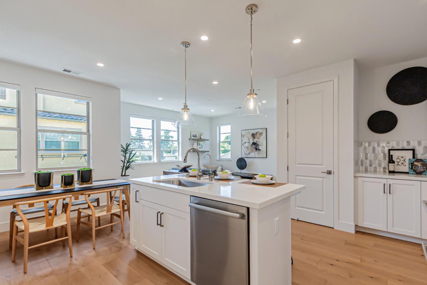 Detail Gallery Image 11 of 40 For 1225 Verano Rd, Mountain View,  CA 94043 - 3 Beds | 3 Baths