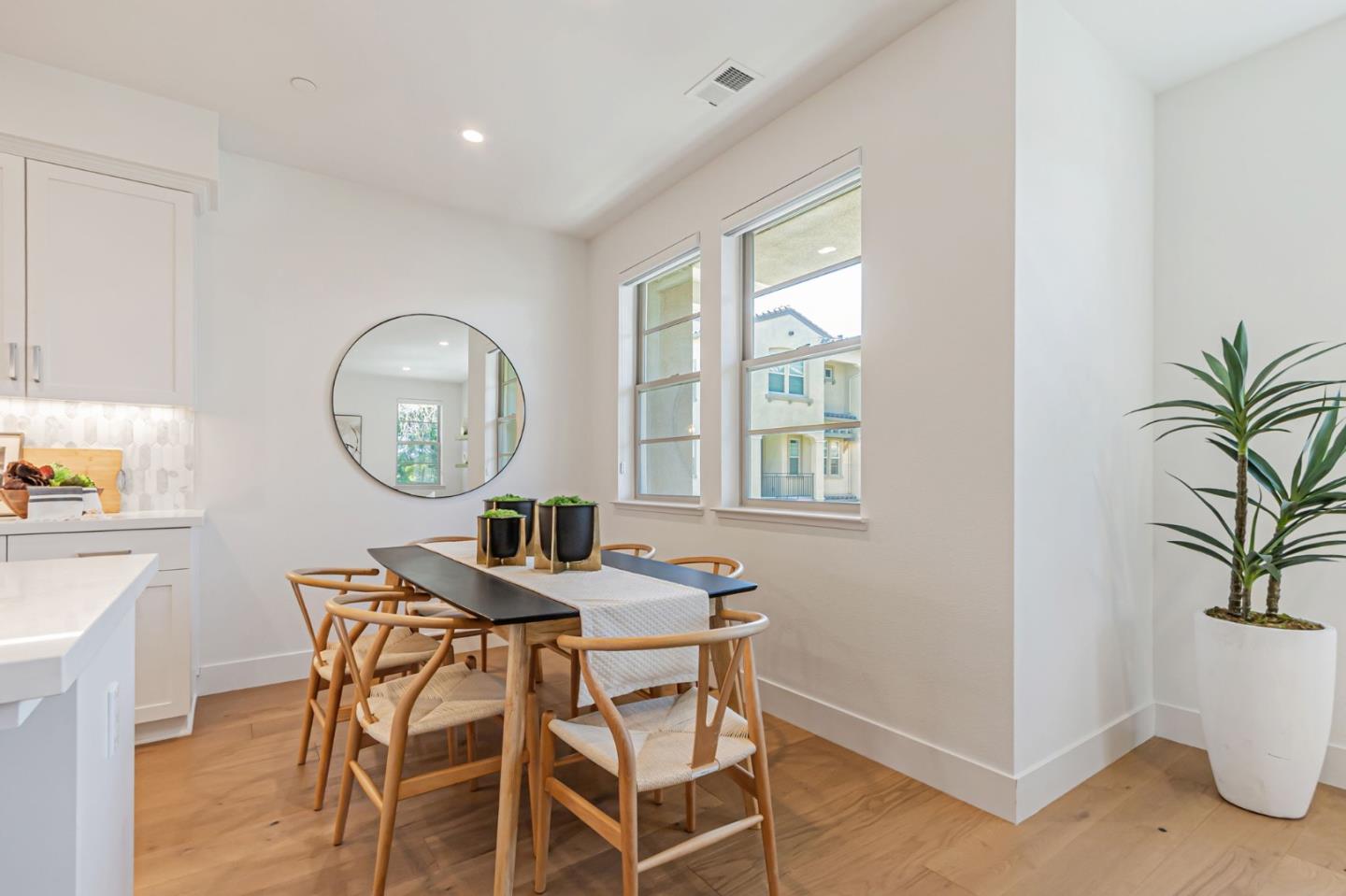 Detail Gallery Image 14 of 40 For 1225 Verano Rd, Mountain View,  CA 94043 - 3 Beds | 3 Baths