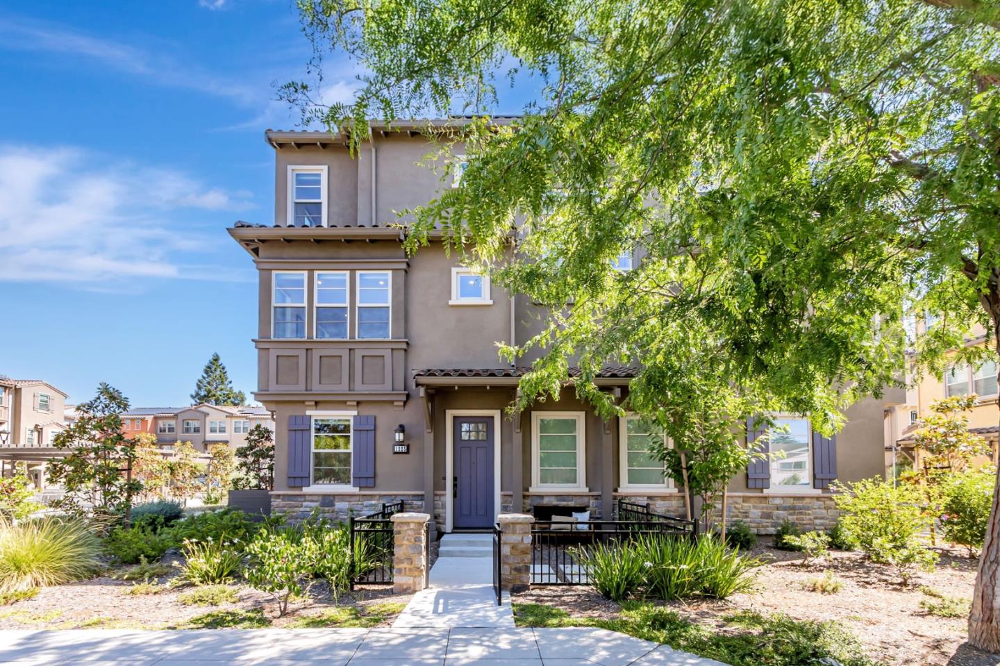 Detail Gallery Image 2 of 40 For 1225 Verano Rd, Mountain View,  CA 94043 - 3 Beds | 3 Baths