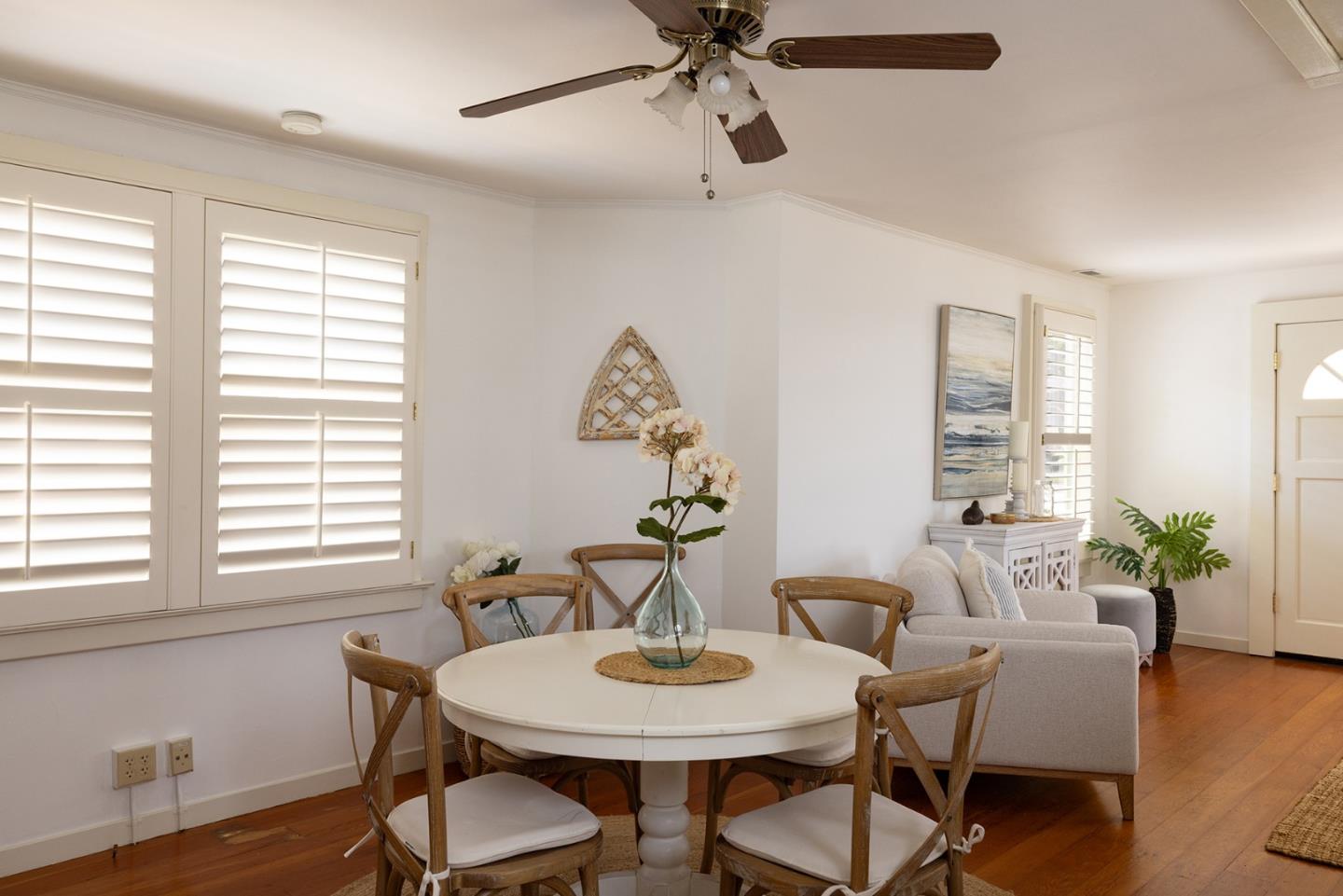 Detail Gallery Image 13 of 30 For 119 Fountain Ave, Pacific Grove,  CA 93950 - 2 Beds | 2 Baths