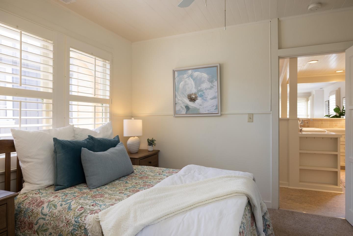 Detail Gallery Image 17 of 30 For 119 Fountain Ave, Pacific Grove,  CA 93950 - 2 Beds | 2 Baths