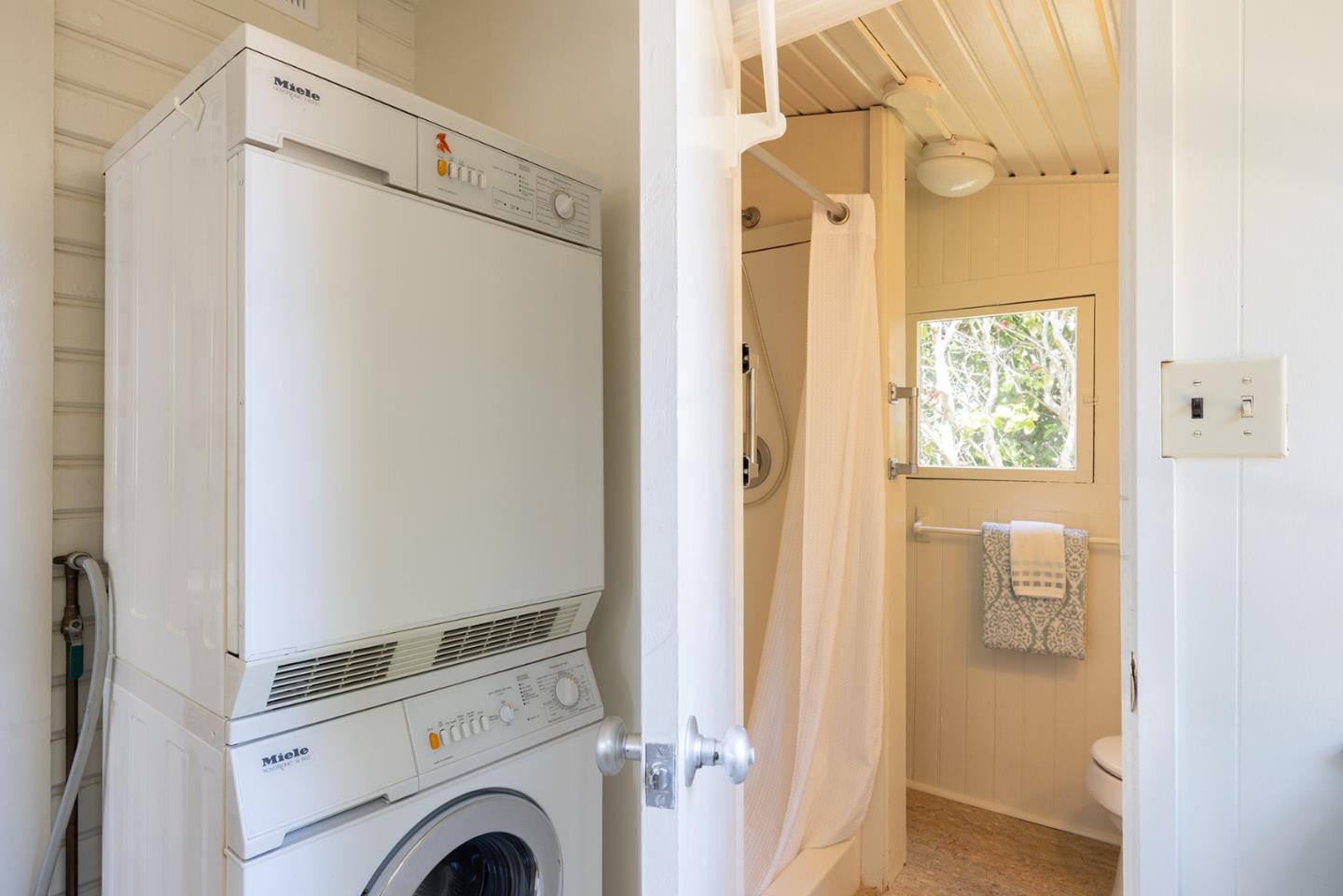 Detail Gallery Image 20 of 30 For 119 Fountain Ave, Pacific Grove,  CA 93950 - 2 Beds | 2 Baths