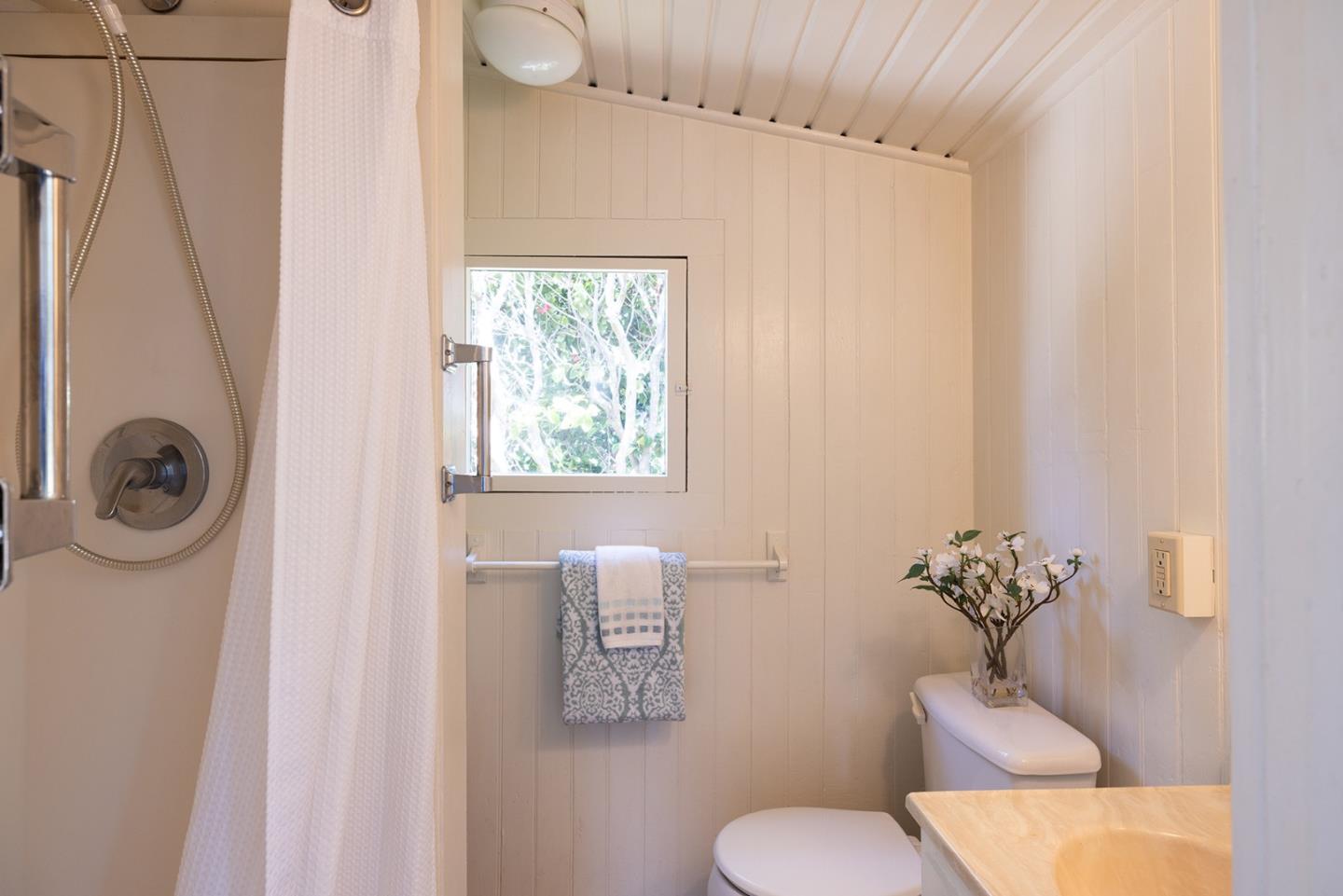 Detail Gallery Image 21 of 30 For 119 Fountain Ave, Pacific Grove,  CA 93950 - 2 Beds | 2 Baths