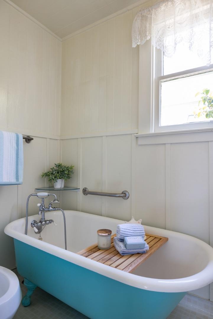 Detail Gallery Image 23 of 30 For 119 Fountain Ave, Pacific Grove,  CA 93950 - 2 Beds | 2 Baths