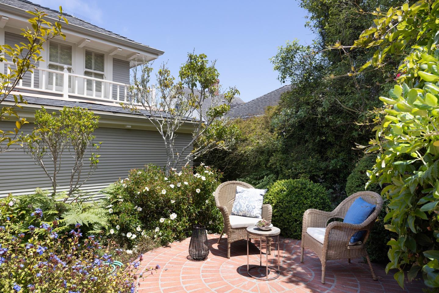 Detail Gallery Image 25 of 30 For 119 Fountain Ave, Pacific Grove,  CA 93950 - 2 Beds | 2 Baths
