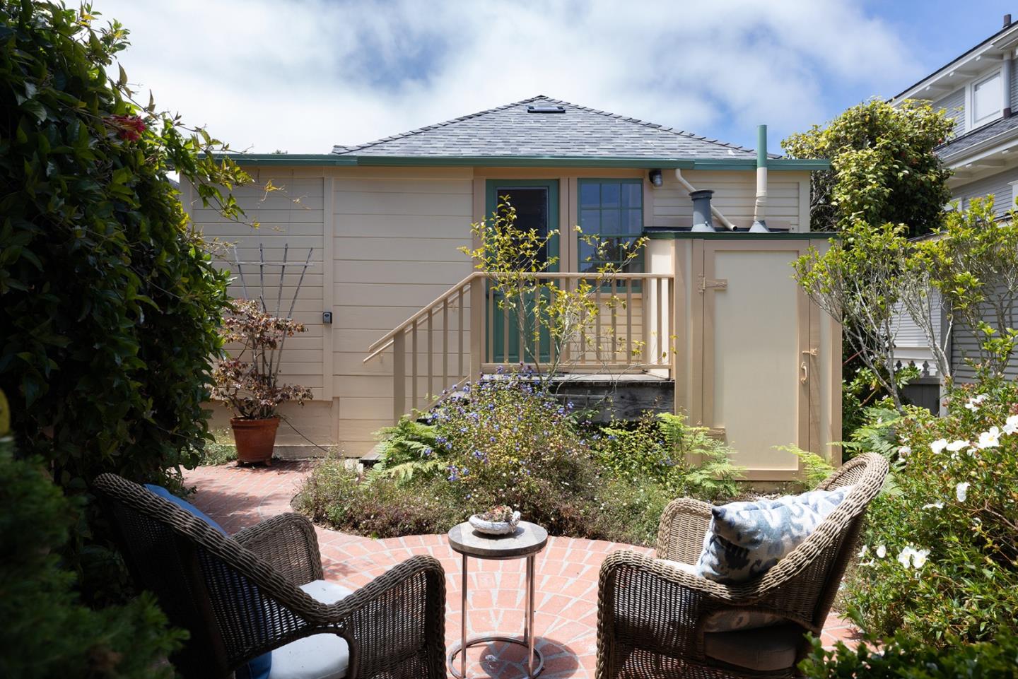 Detail Gallery Image 26 of 30 For 119 Fountain Ave, Pacific Grove,  CA 93950 - 2 Beds | 2 Baths
