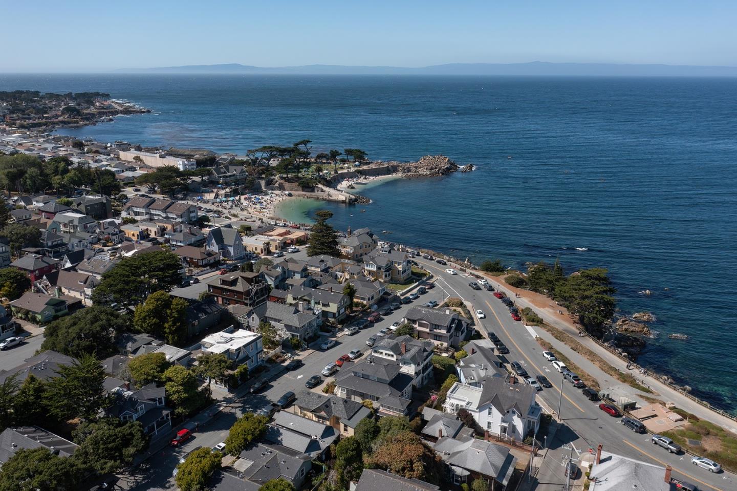 Detail Gallery Image 29 of 30 For 119 Fountain Ave, Pacific Grove,  CA 93950 - 2 Beds | 2 Baths