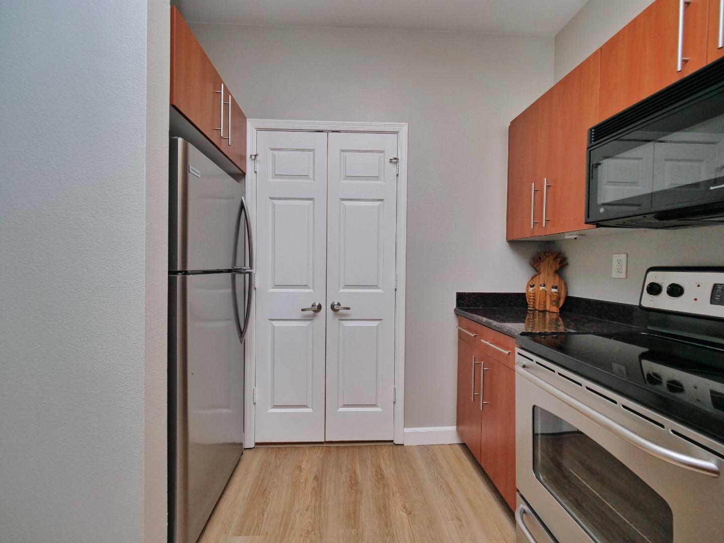 Detail Gallery Image 5 of 144 For 1060 S 3rd St #115,  San Jose,  CA 95112 - 2 Beds | 2 Baths