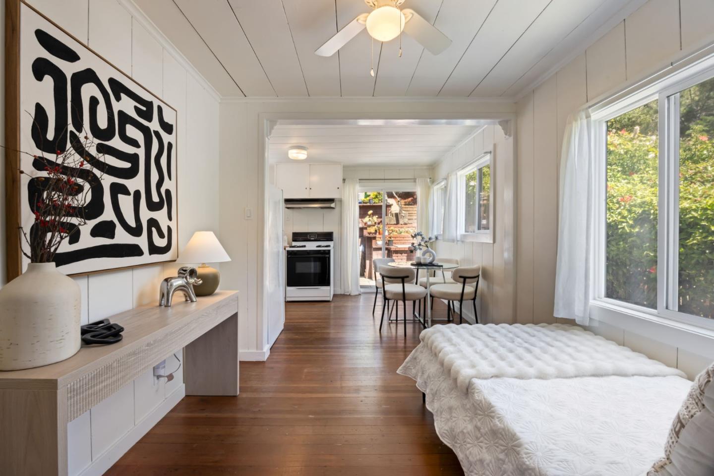 Detail Gallery Image 10 of 36 For 129 Alvarado St, Brisbane,  CA 94005 - 2 Beds | 1 Baths