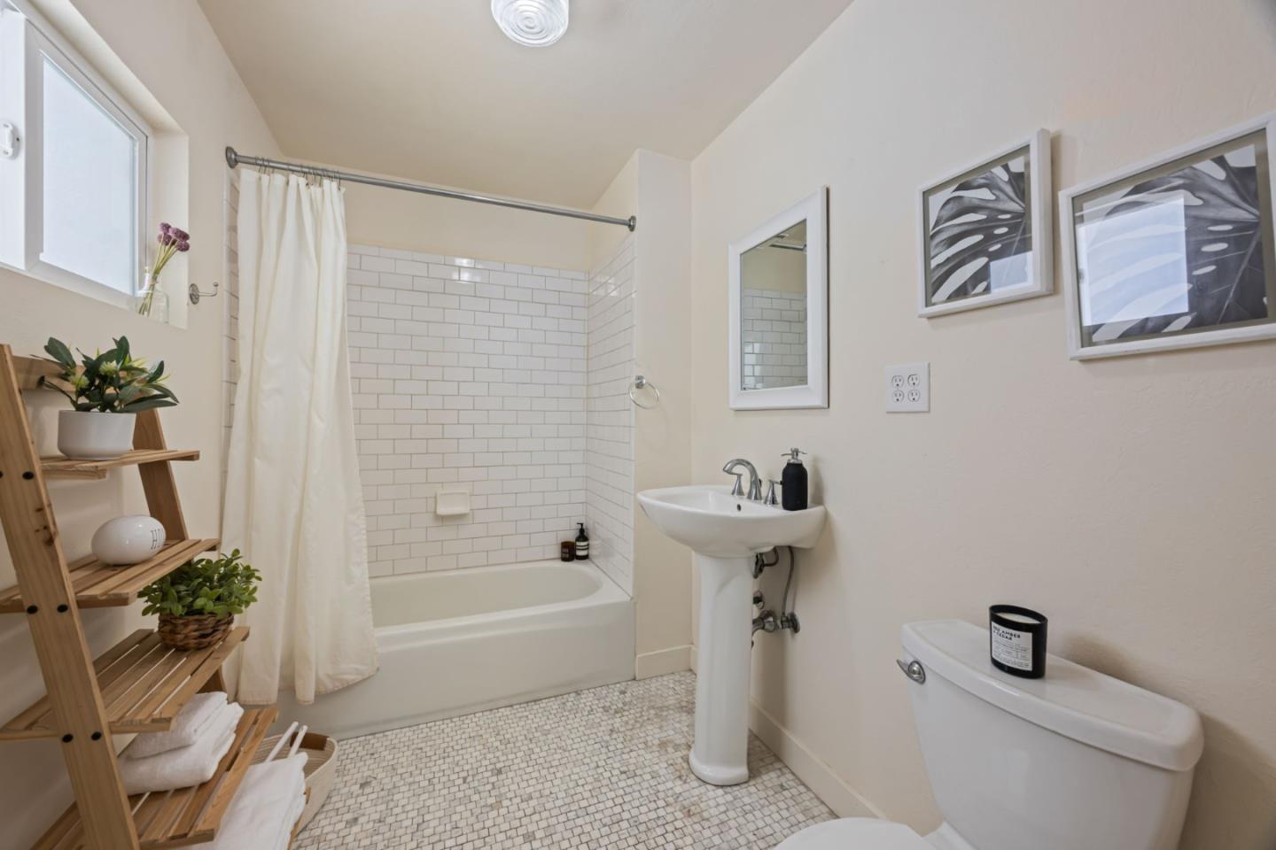 Detail Gallery Image 16 of 36 For 129 Alvarado St, Brisbane,  CA 94005 - 2 Beds | 1 Baths