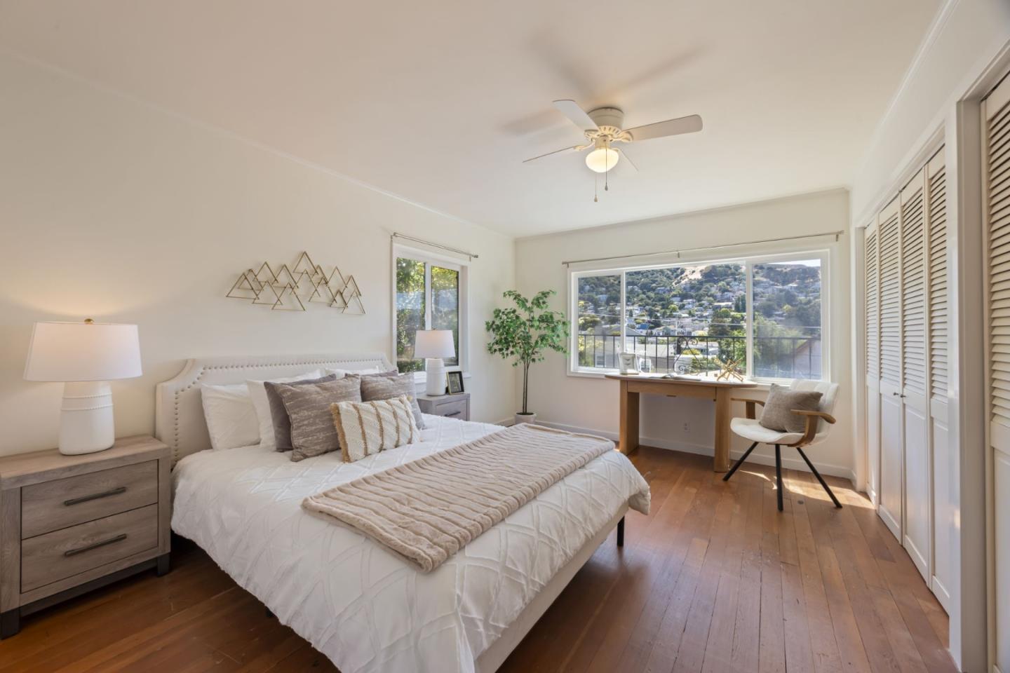 Detail Gallery Image 3 of 36 For 129 Alvarado St, Brisbane,  CA 94005 - 2 Beds | 1 Baths