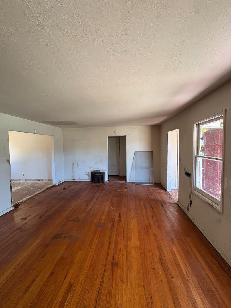 Detail Gallery Image 5 of 19 For 592 Saratoga Ave, Santa Clara,  CA 95050 - 3 Beds | 1 Baths