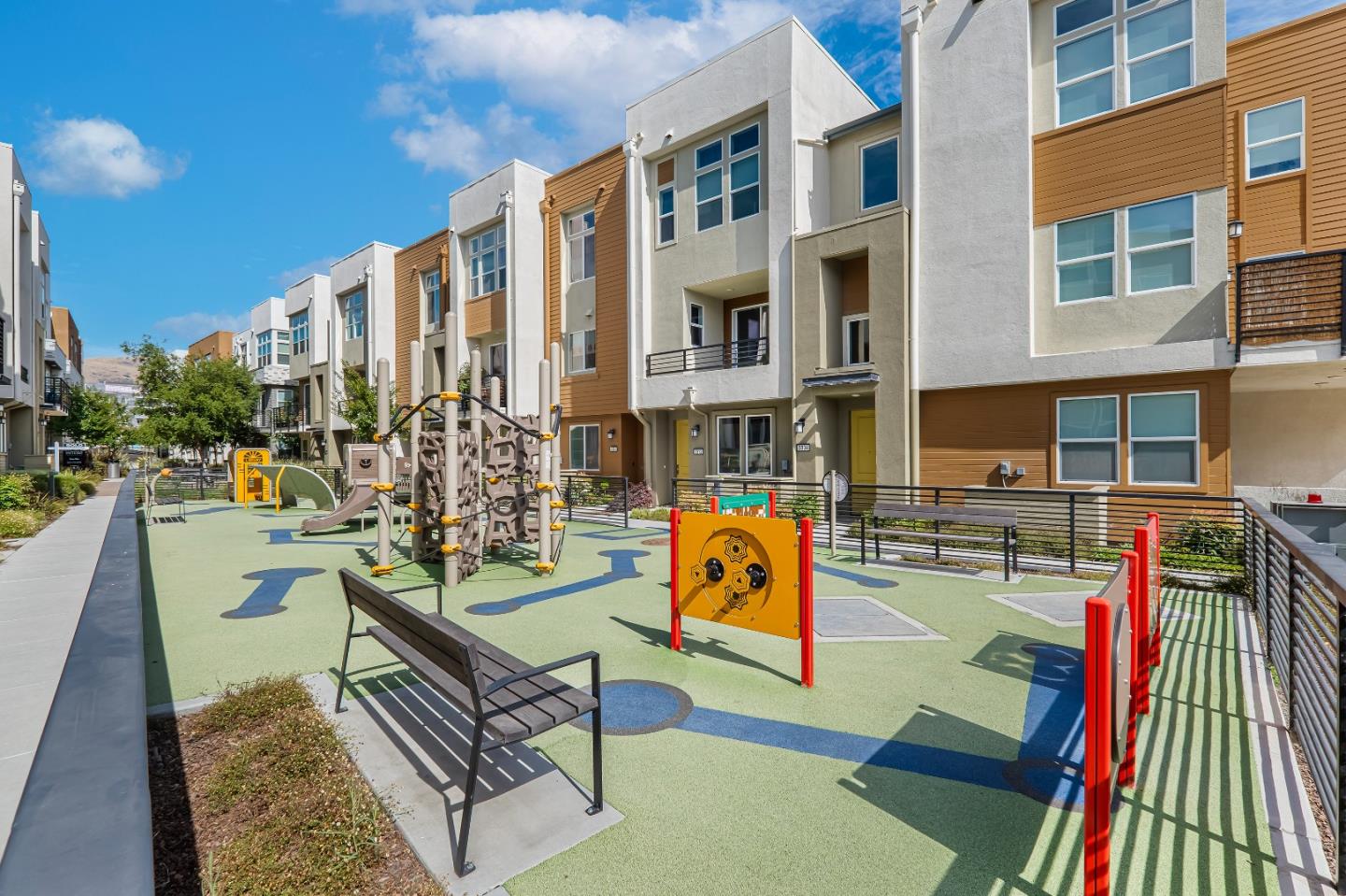 Detail Gallery Image 3 of 39 For 3697 Access Cmn, Fremont,  CA 94538 - 2 Beds | 2/1 Baths