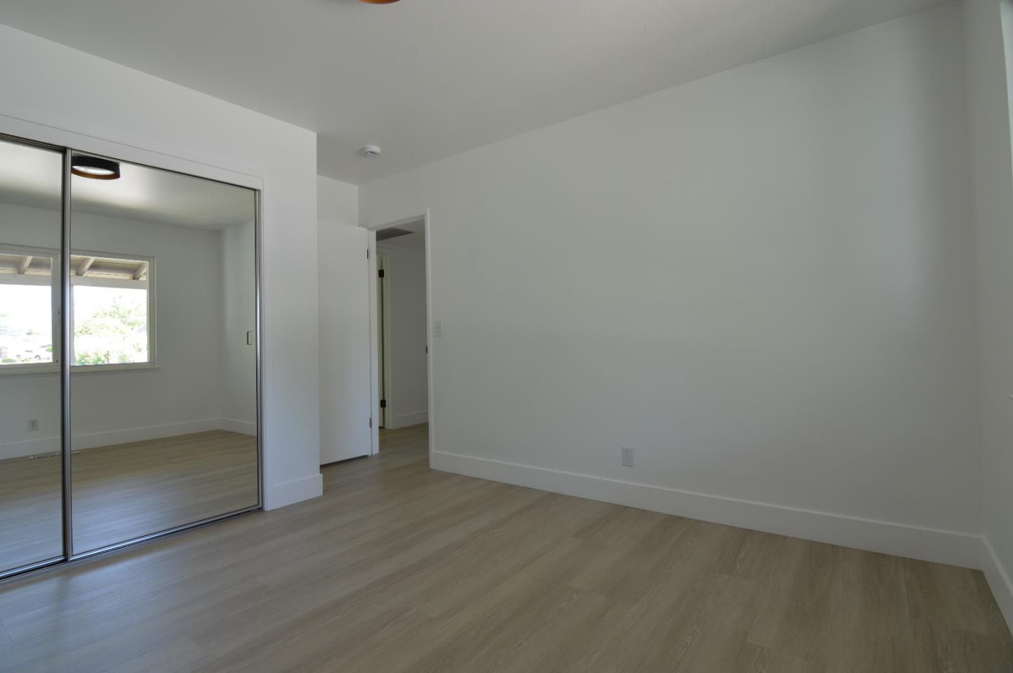 Detail Gallery Image 13 of 18 For 467 Luther Dr, Santa Clara,  CA 95051 - 3 Beds | 2 Baths