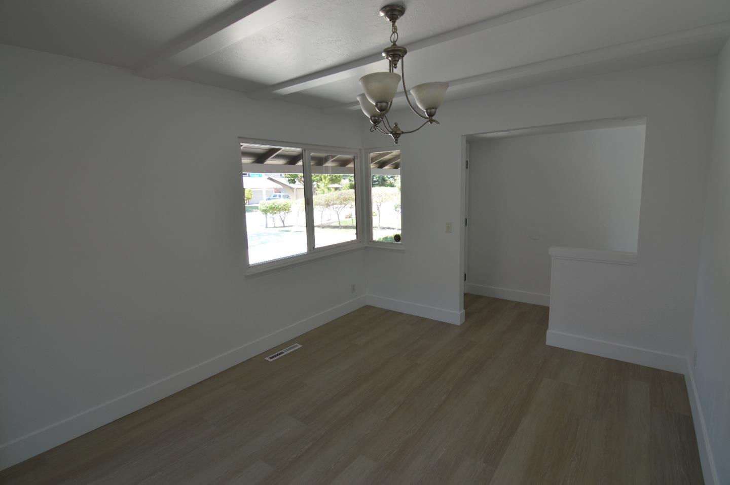 Detail Gallery Image 2 of 18 For 467 Luther Dr, Santa Clara,  CA 95051 - 3 Beds | 2 Baths