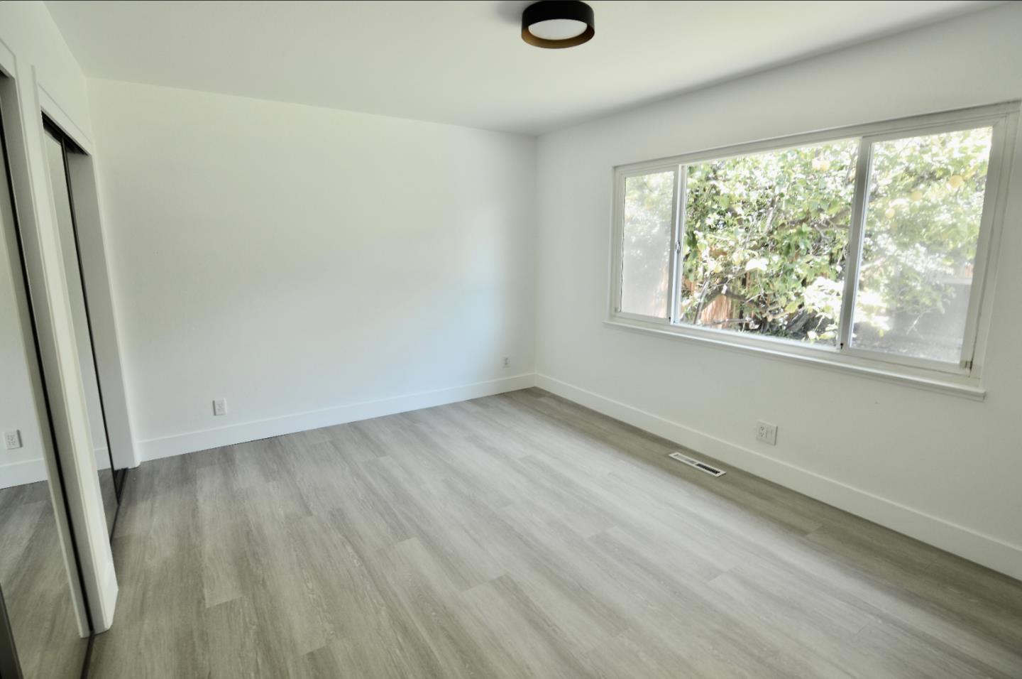 Detail Gallery Image 8 of 18 For 467 Luther Dr, Santa Clara,  CA 95051 - 3 Beds | 2 Baths